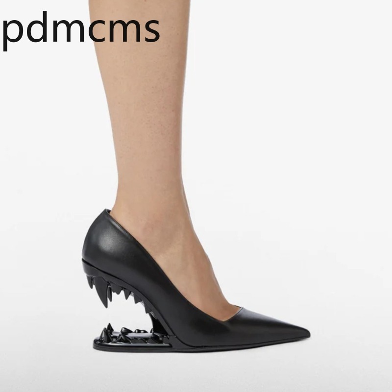 Luxe damespumps met metalen ta - Women'S Fashion Designer Clothes recensie en prijs